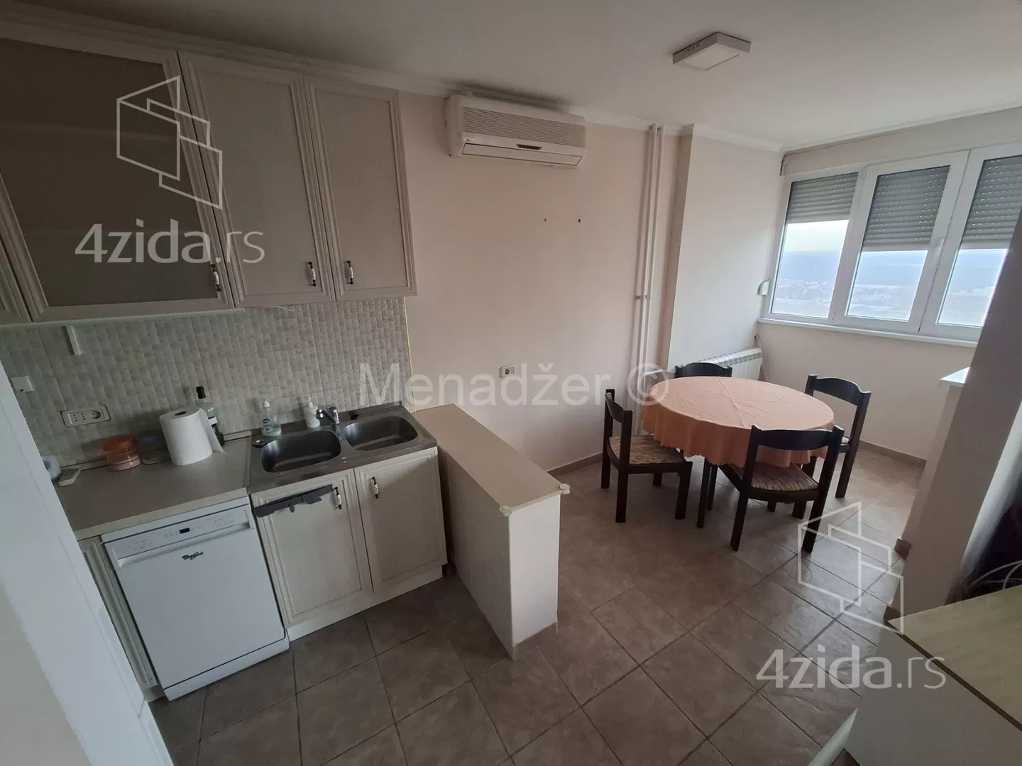 Dvoiposoban stan | 4zida