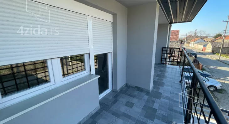 Poslovna zgrada | 4zida