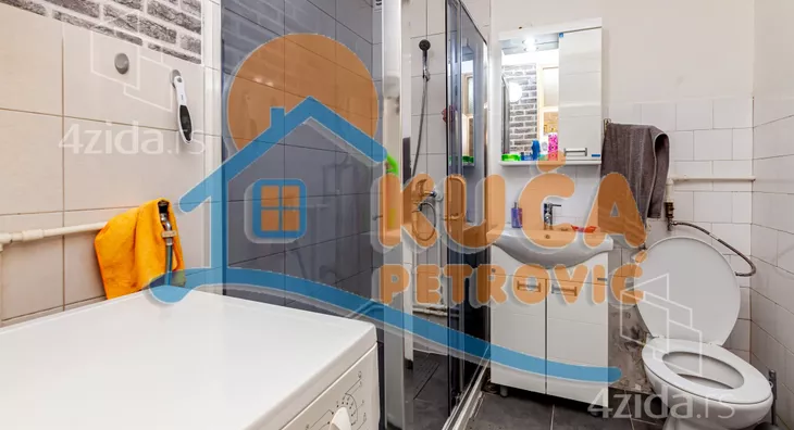 Troiposoban stan | 4zida