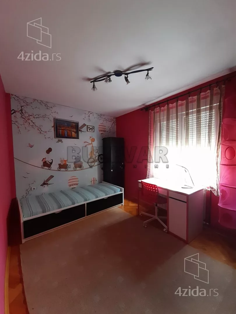 Troiposoban stan | 4zida