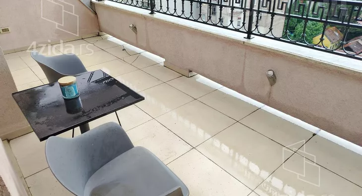 Petosoban stan | 4zida