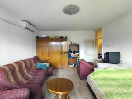 Ustanička | 4zida.rs