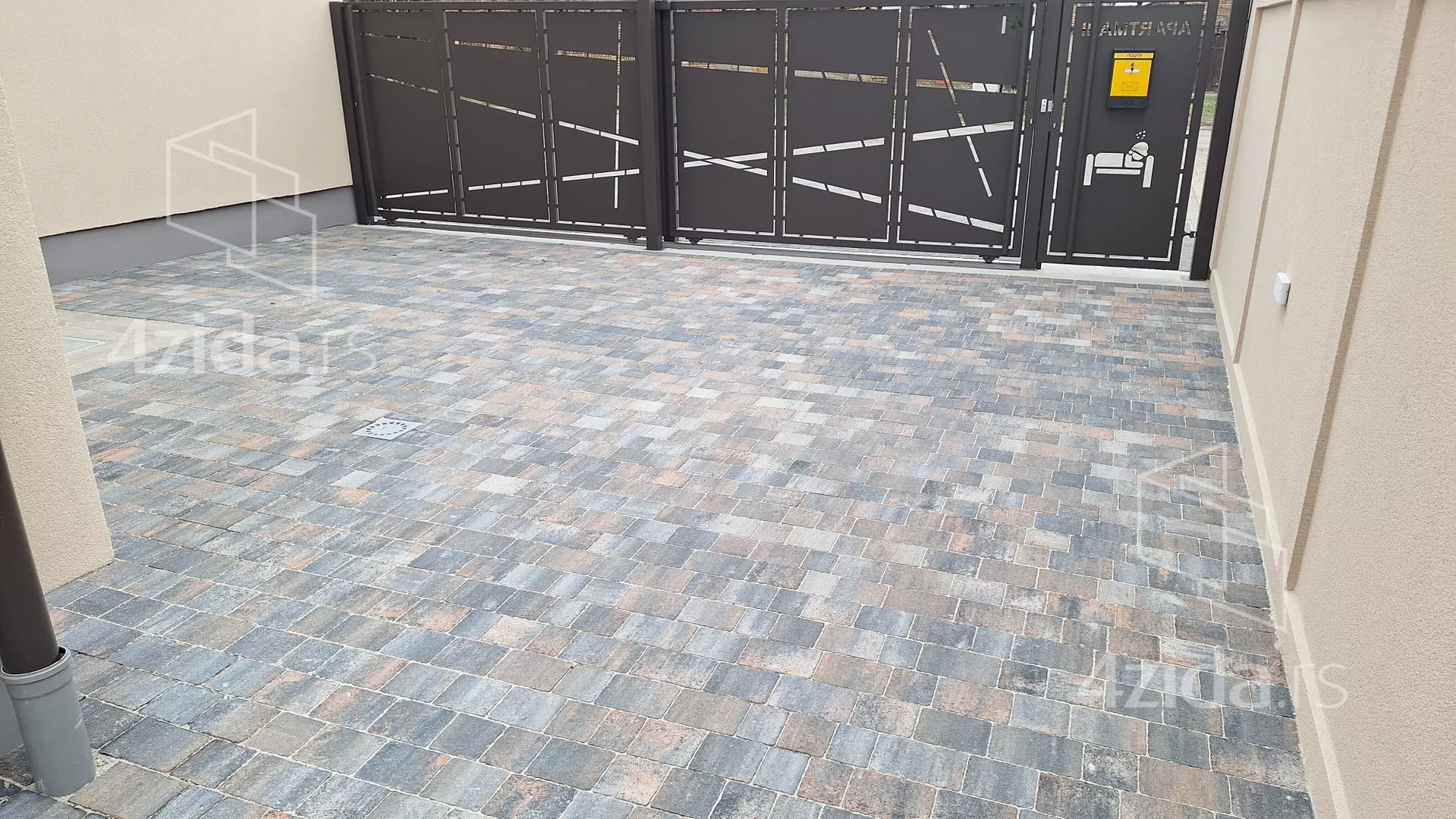 Poslovna zgrada | 4zida