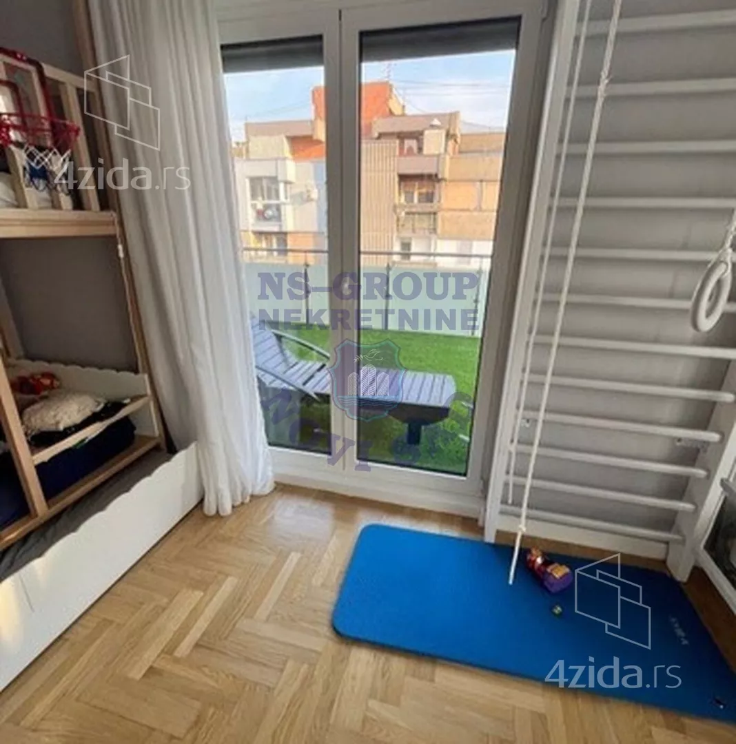 Četvorosoban stan | 4zida