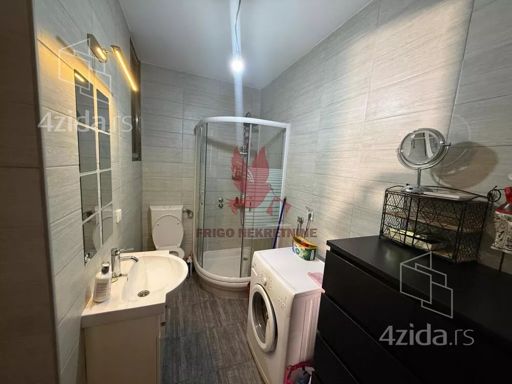 Četvoroiposoban stan | 4zida