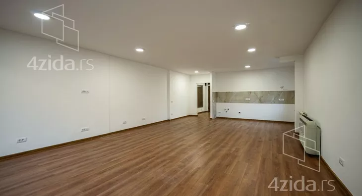 Četvoroiposoban stan | 4zida