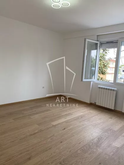 Poenkareova | 4zida.rs