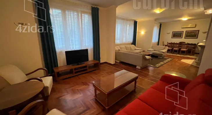 Četvoroiposoban stan | 4zida