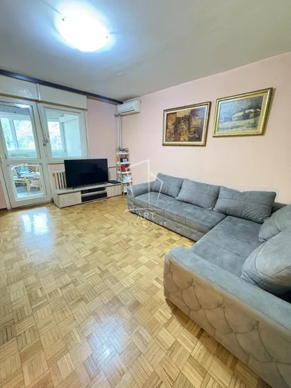 Prvomajska | 4zida.rs