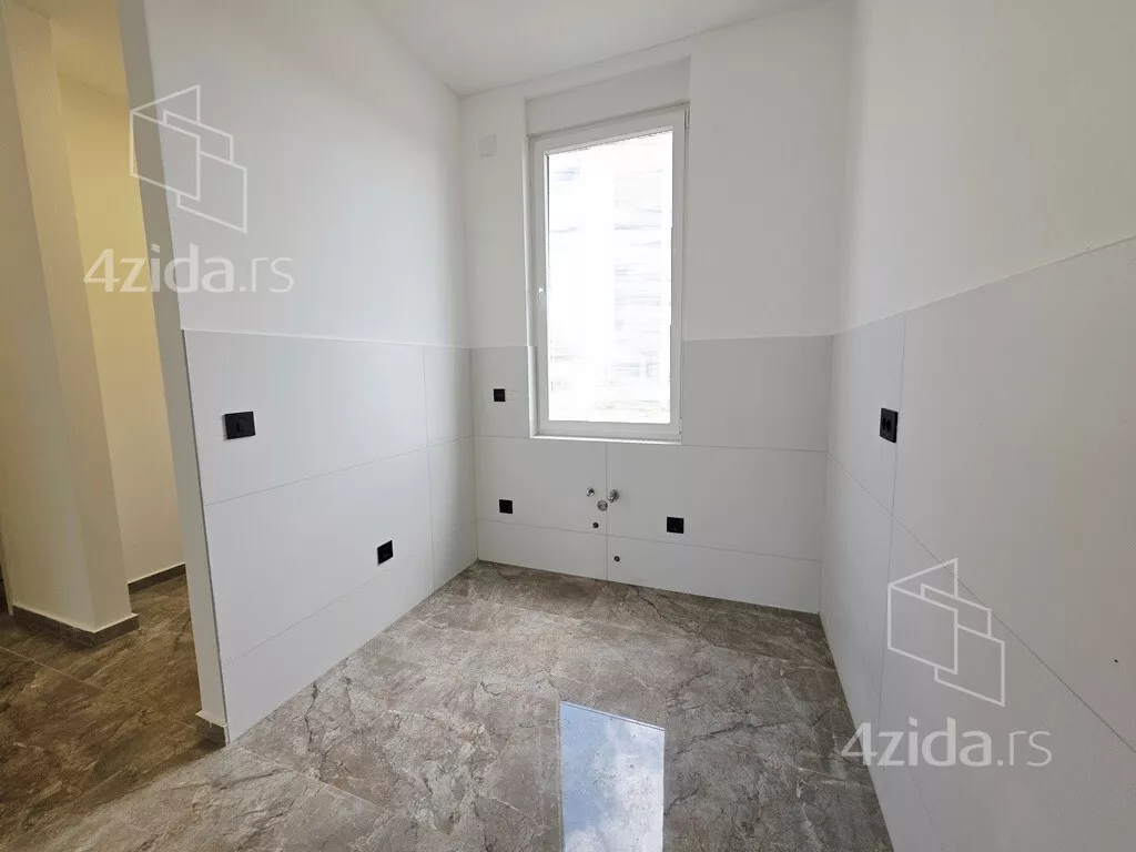 Četvoroiposoban stan | 4zida