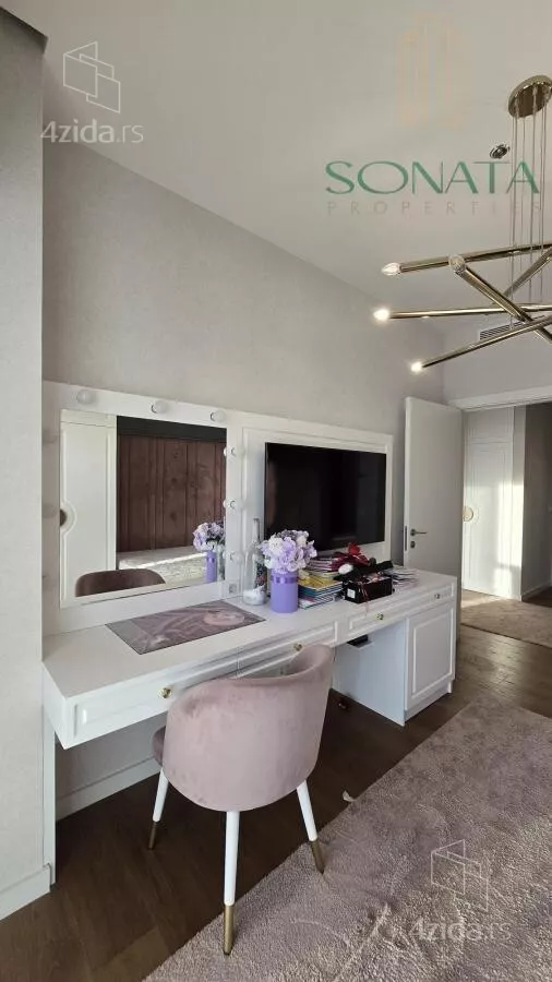 Petosoban stan | 4zida