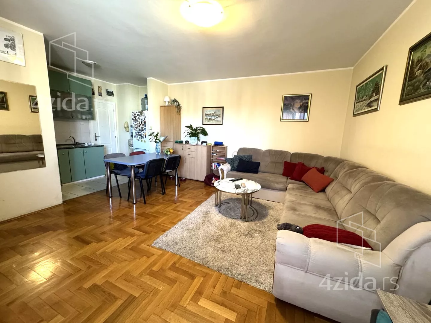 Dvoiposoban stan | 4zida