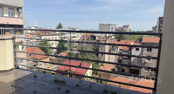 Šestosoban stan | 4zida