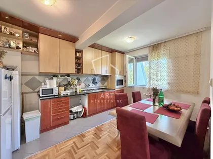 Sretena Mladenovića Mike | 4zida.rs