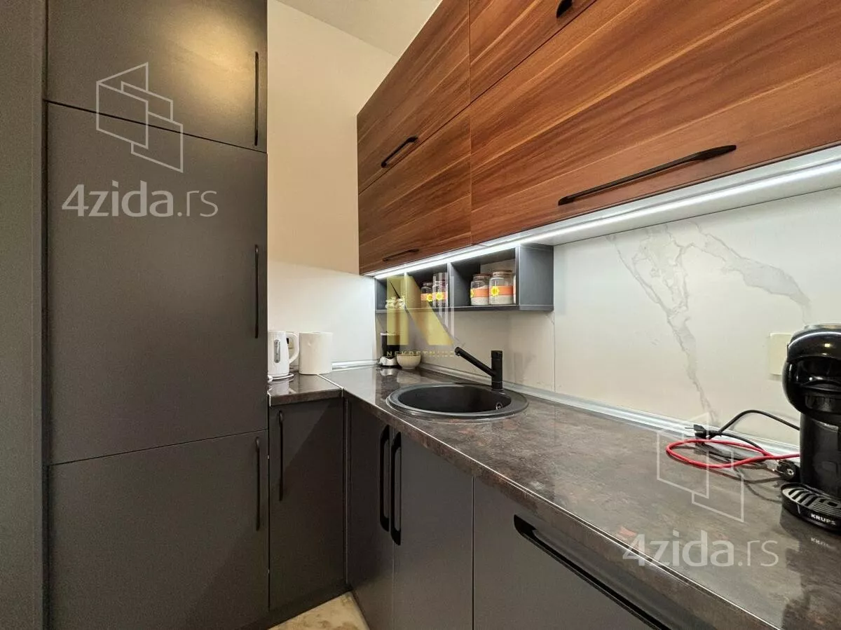 Petosoban stan | 4zida