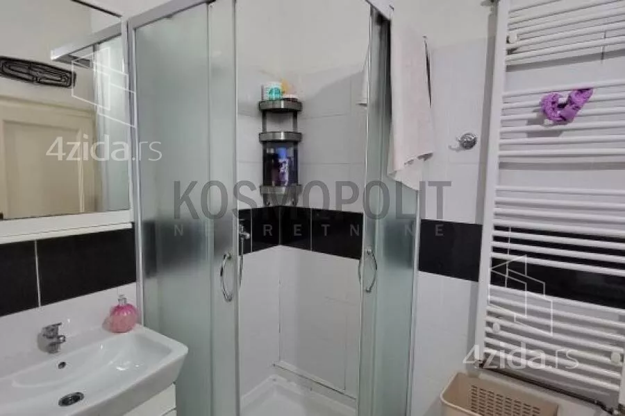 Četvoroiposoban stan | 4zida