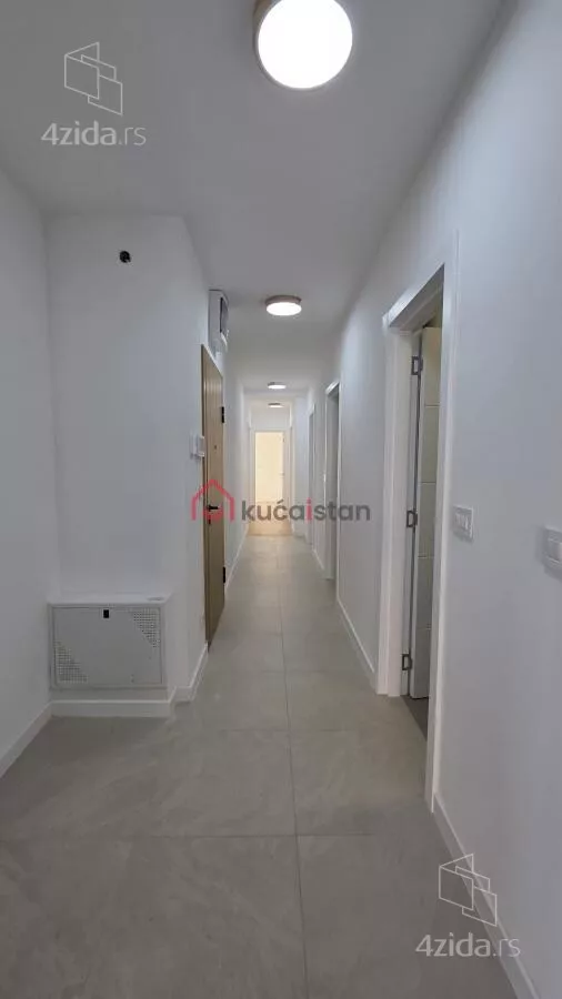 Četvoroiposoban stan | 4zida