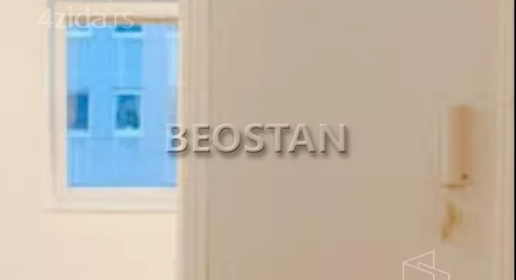 Šestoiposoban stan | 4zida