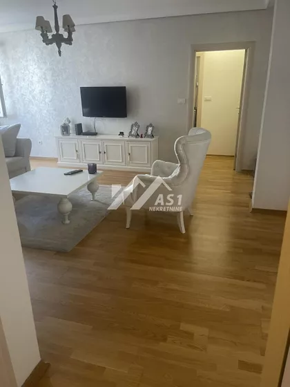 Petra Drapšina | 4zida.rs