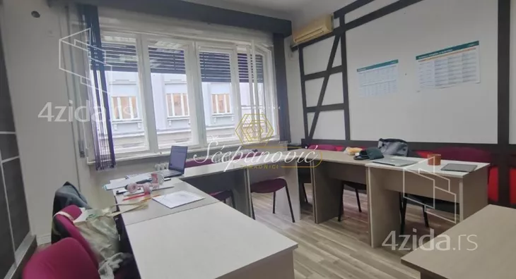 Sedmosoban stan | 4zida