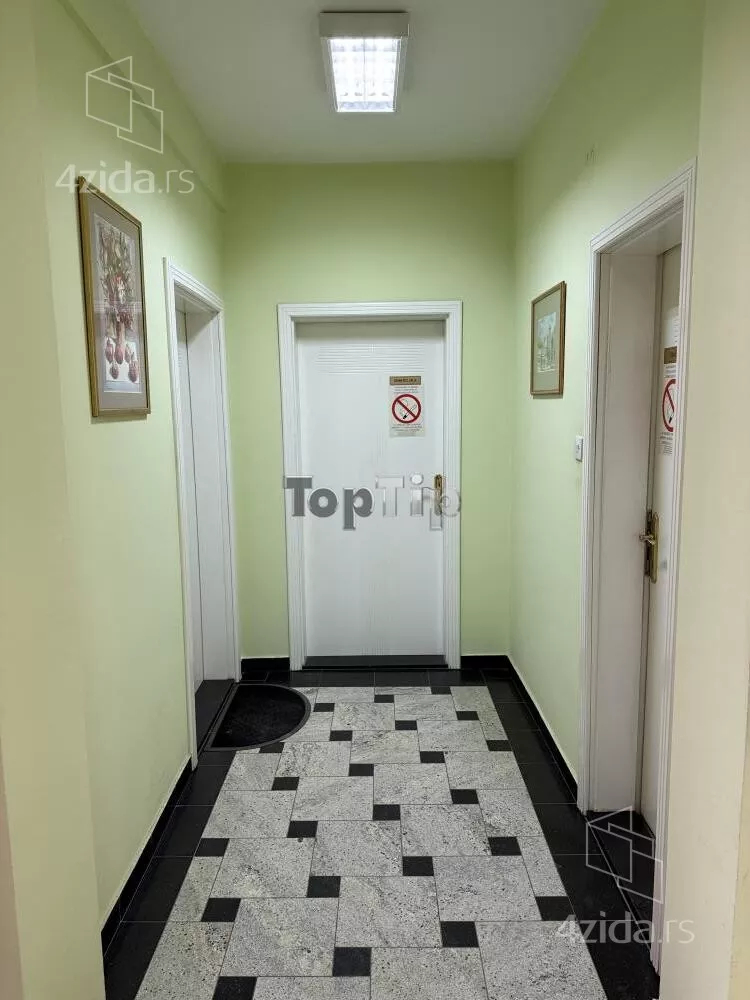 Poslovna zgrada | 4zida