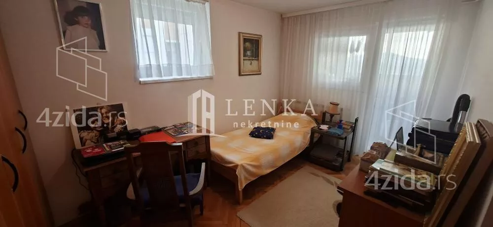 Četvoroiposoban stan | 4zida