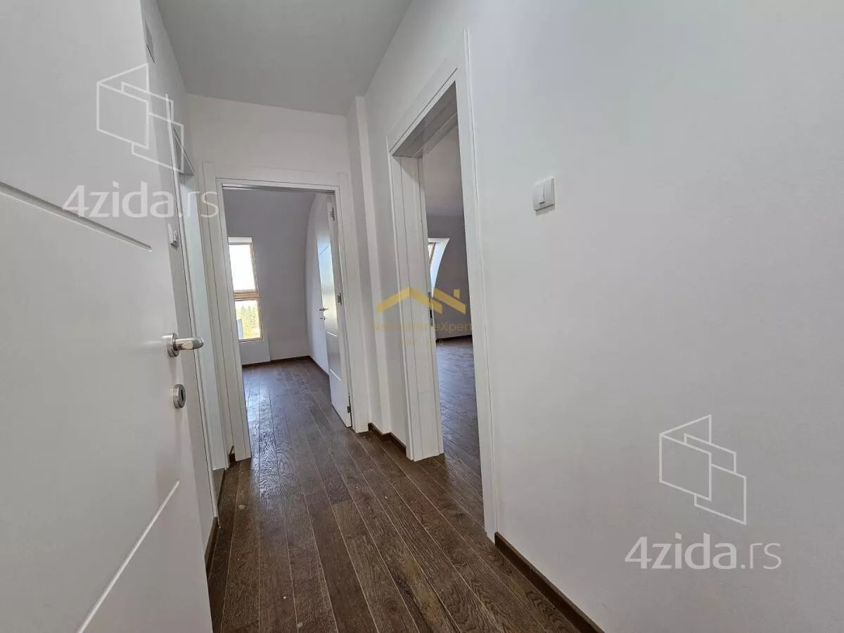 Šestosoban stan | 4zida