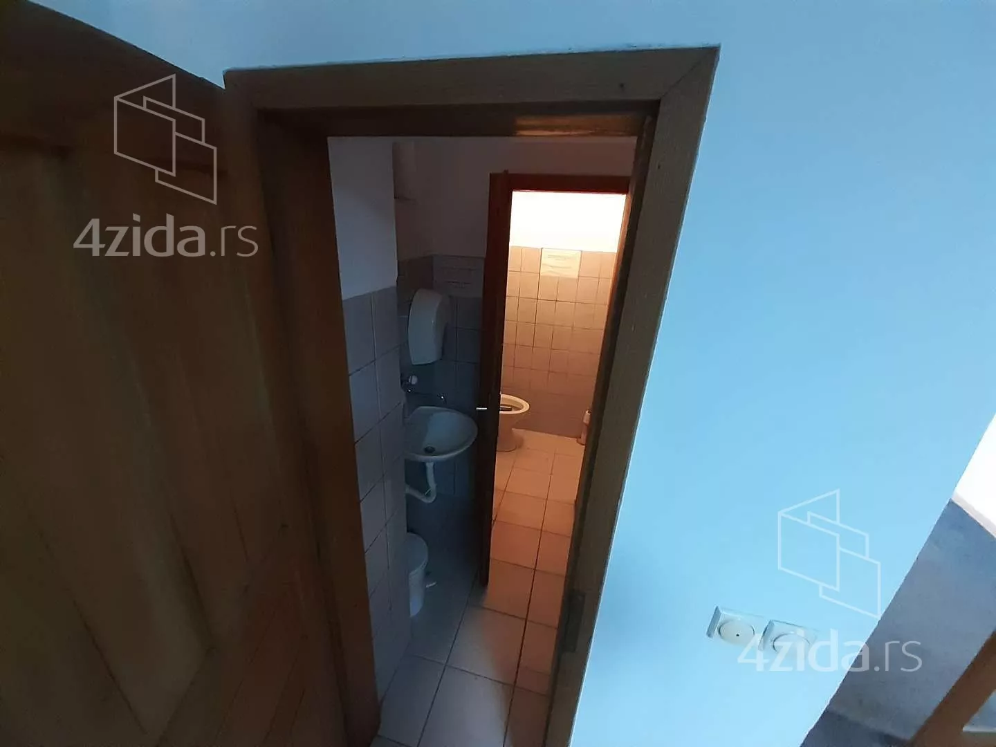 Lokal | 4zida