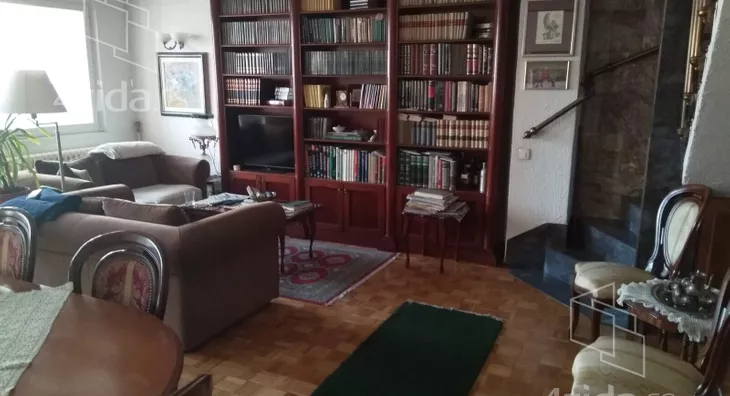 Četvoroiposoban stan | 4zida