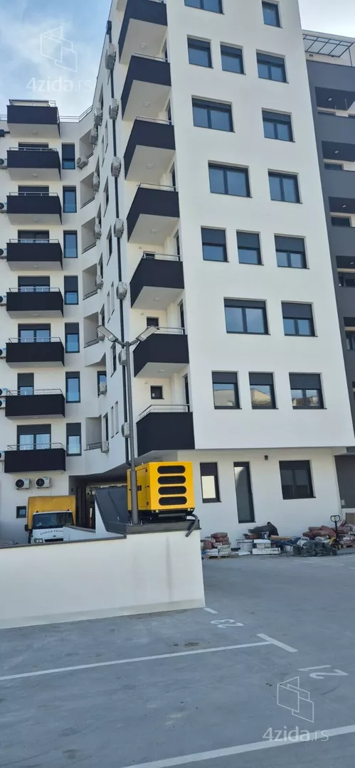 Parking | 4zida