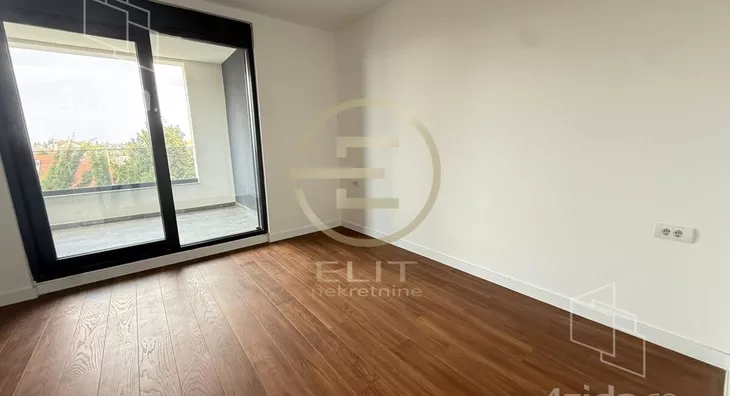 Šestosoban stan | 4zida