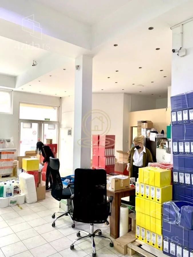 Poslovna zgrada | 4zida