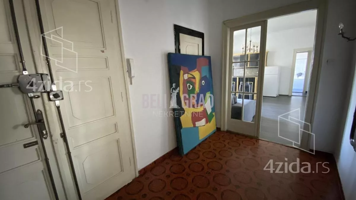 Šestosoban stan | 4zida