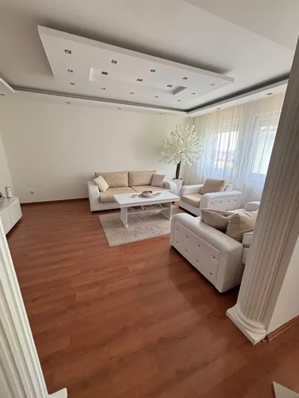 Milana Rakića 23 | 4zida.rs