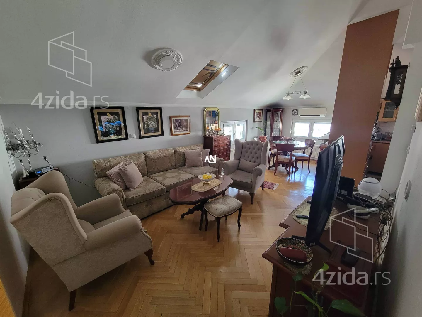 Troiposoban stan | 4zida