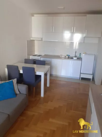 RUMENAČKA | 4zida.rs