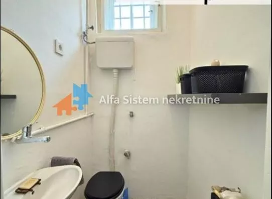Četvoroiposoban stan | 4zida
