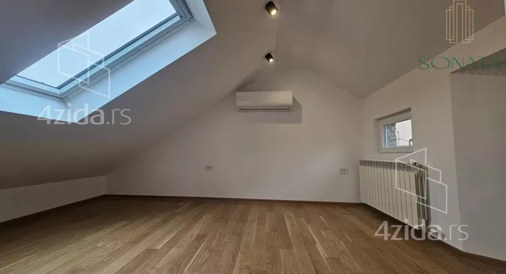 Petosoban stan | 4zida