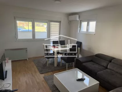 Julino Brdo | 4zida.rs