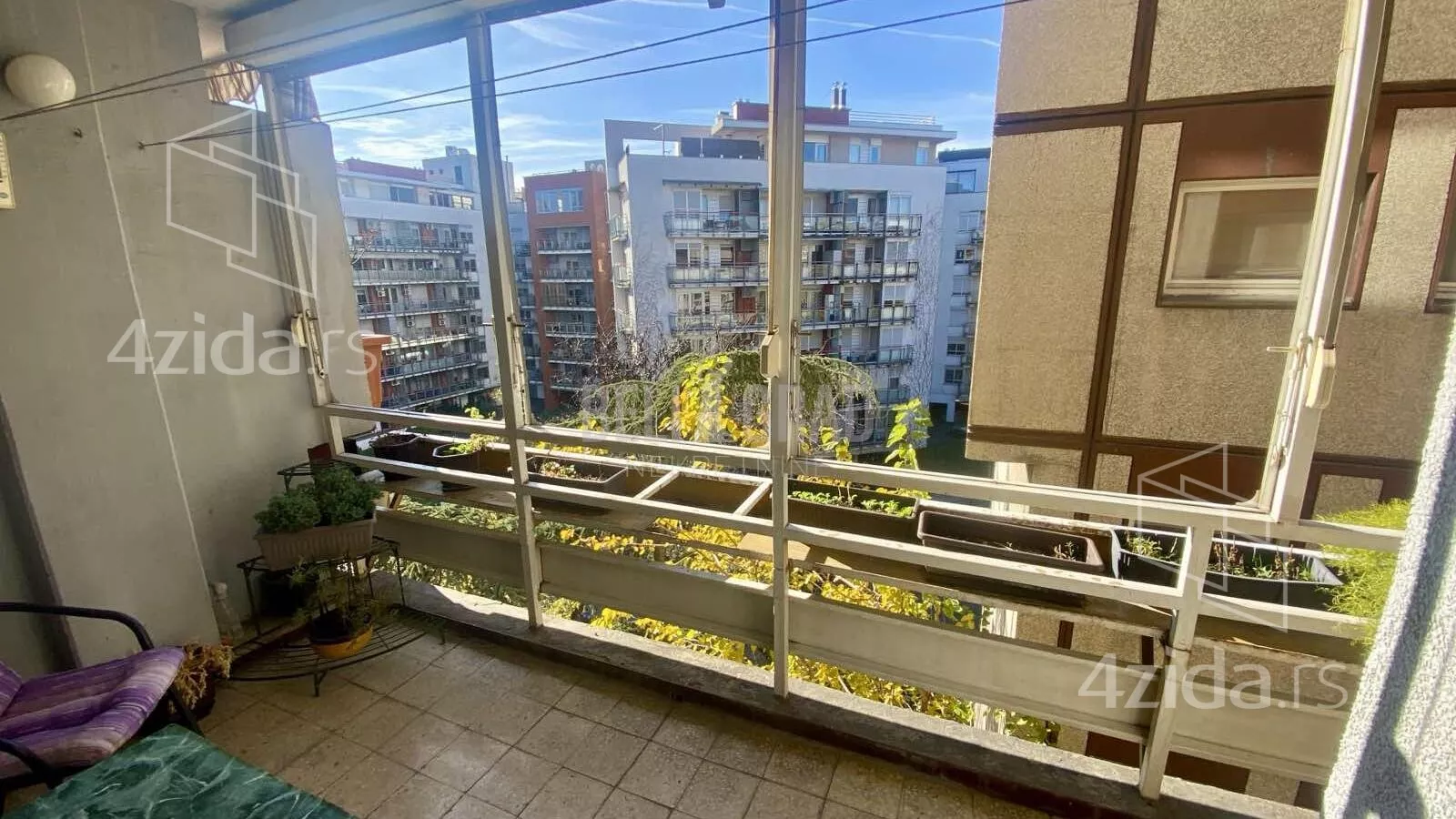 Troiposoban stan | 4zida