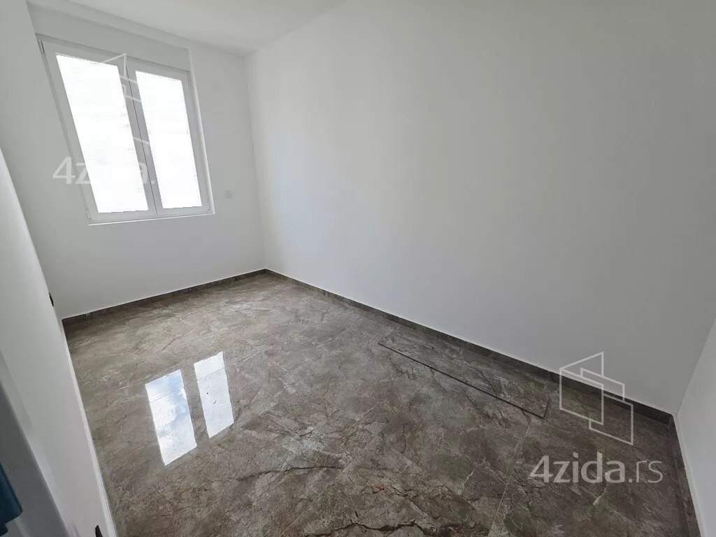 Četvoroiposoban stan | 4zida