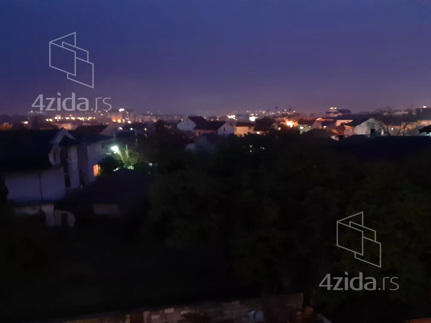 Četvoroiposoban stan | 4zida
