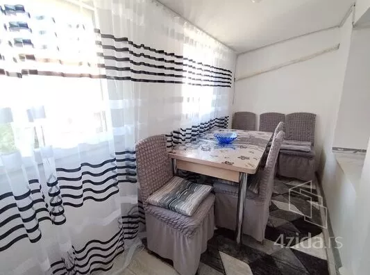 Četvoroiposoban stan | 4zida