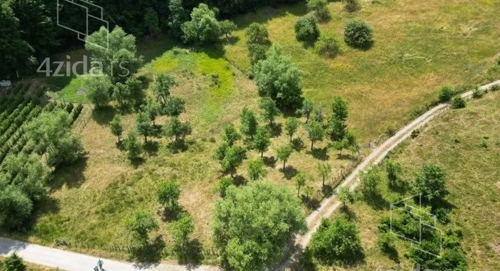 Plac | 4zida