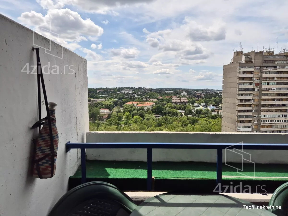 Četvoroiposoban stan | 4zida
