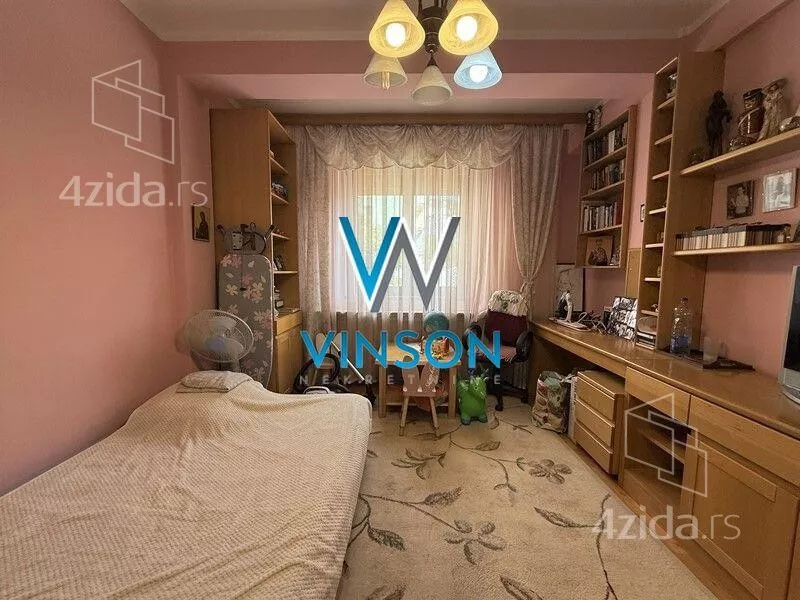 Šestosoban stan | 4zida