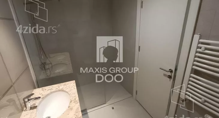 Šestosoban stan | 4zida