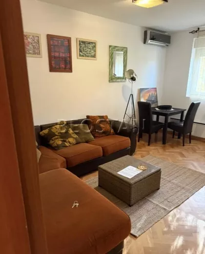 Karađorđev Trg | 4zida.rs