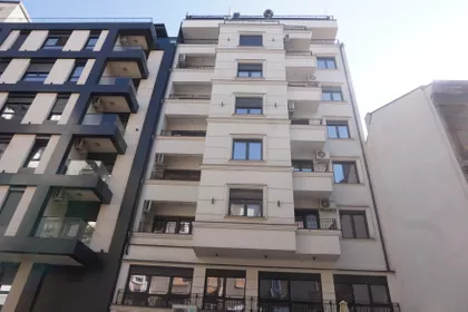 Vukov Spomenik | 4zida.rs