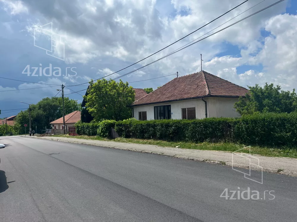 Plac | 4zida